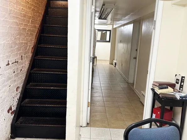 1013 Avenue M image 12 of 17