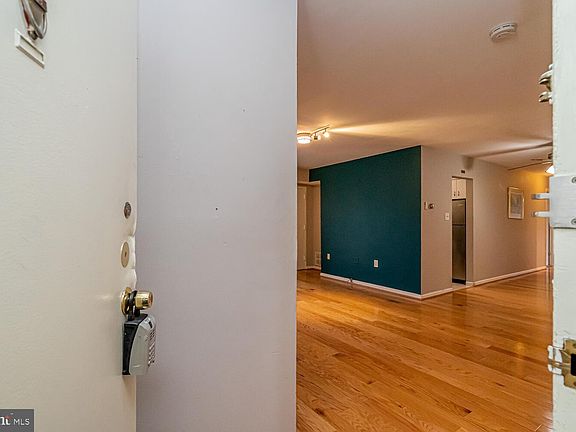 3rd image of 420 N Armistead St APT 203