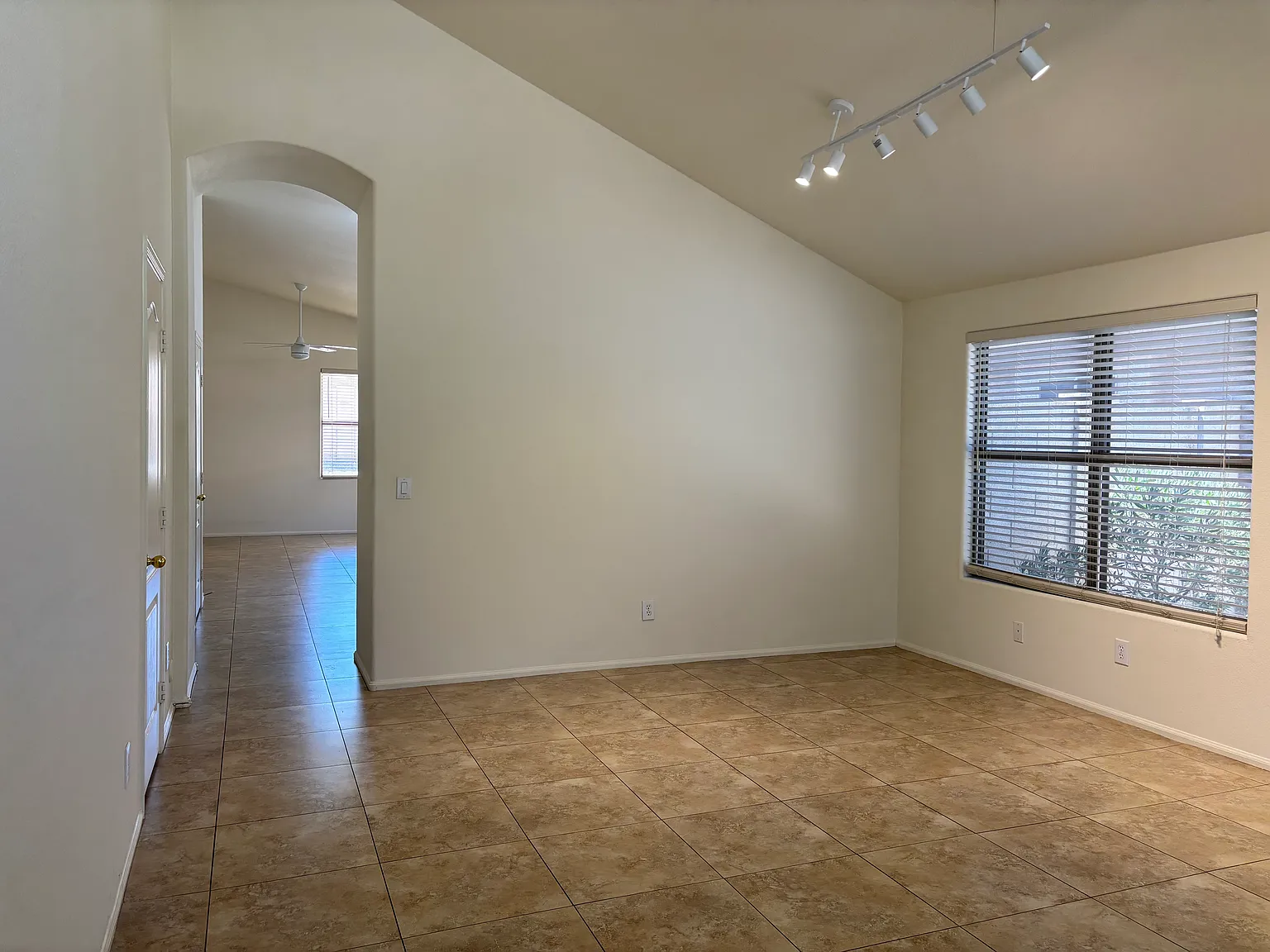 3 bed, 1670 sqft, $2,800 — Photo 2
