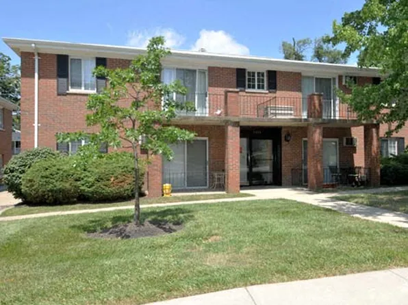 Four Seasons Apartments