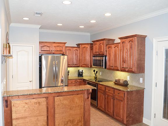 2nd image of 3606 Connie Ln