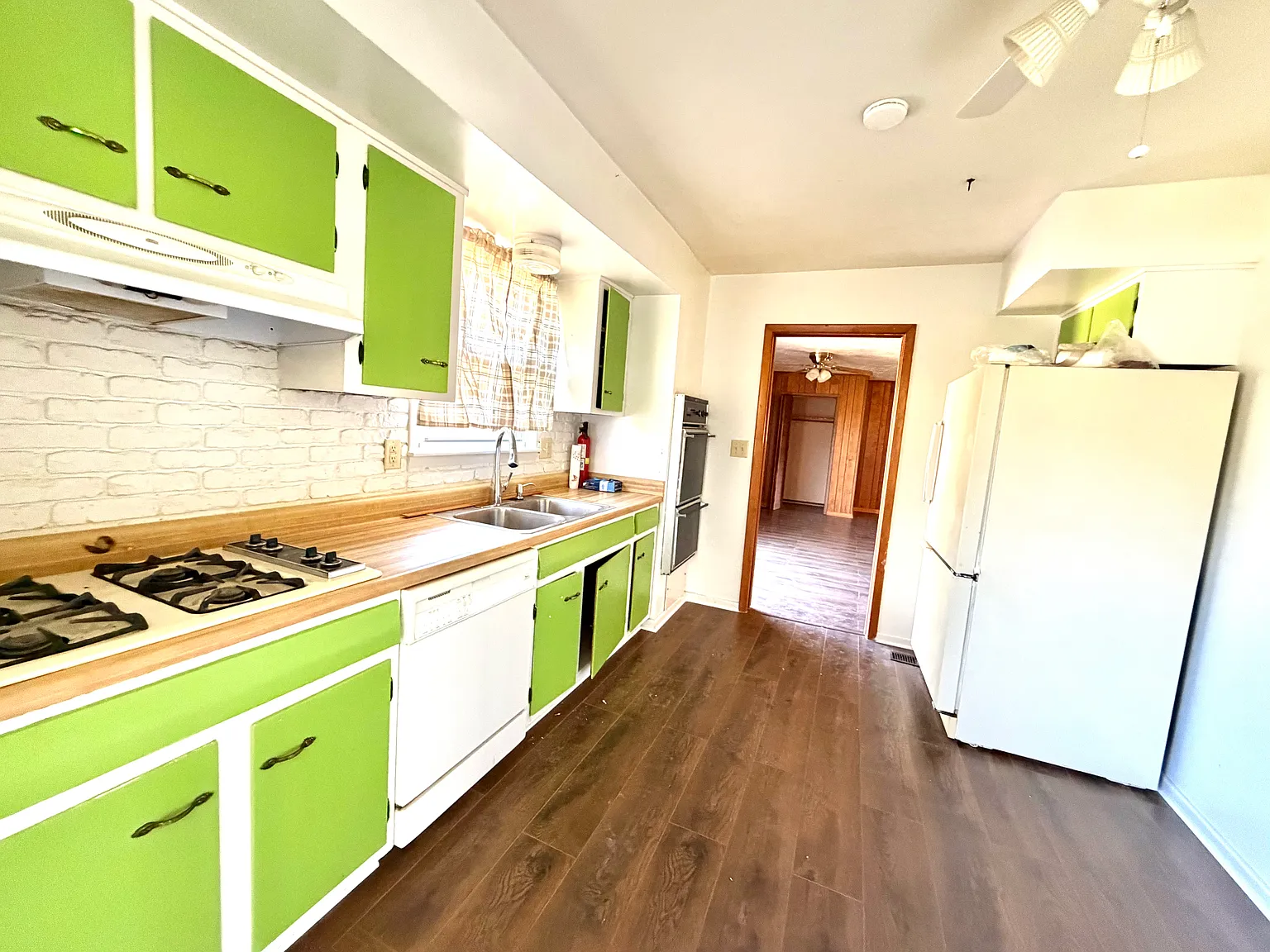 3 bed, 2812 sqft, $1,800 — Photo 4