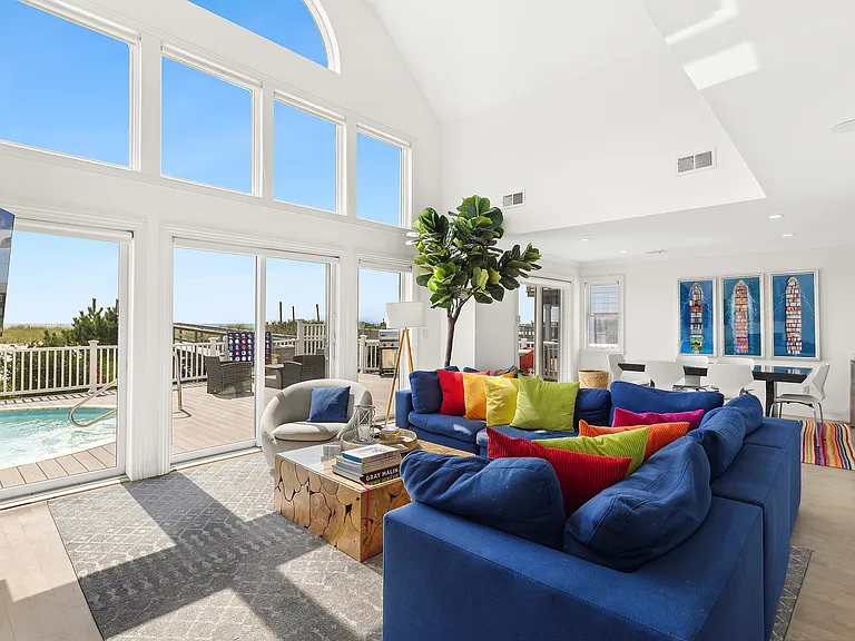 829 Dune Rd — Photo 4
