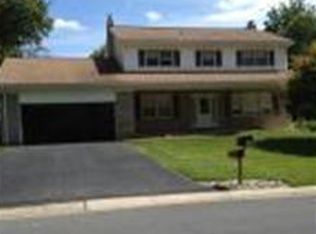 251 Lynbrook Dr N, York, PA 17402