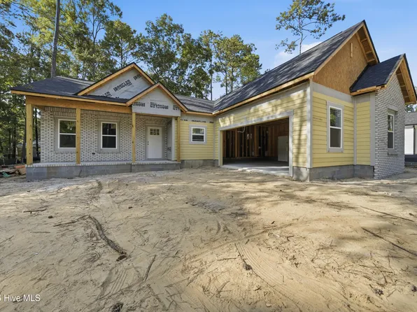686 Folly Dr SE, Bolivia, NC 28422