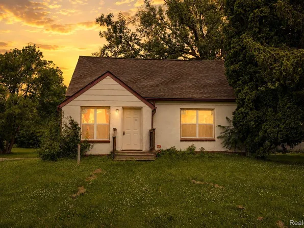 5388 Davison Rd, Lapeer MI