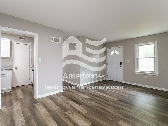 1549431_004_wm_-_living_room_13218290.jpg