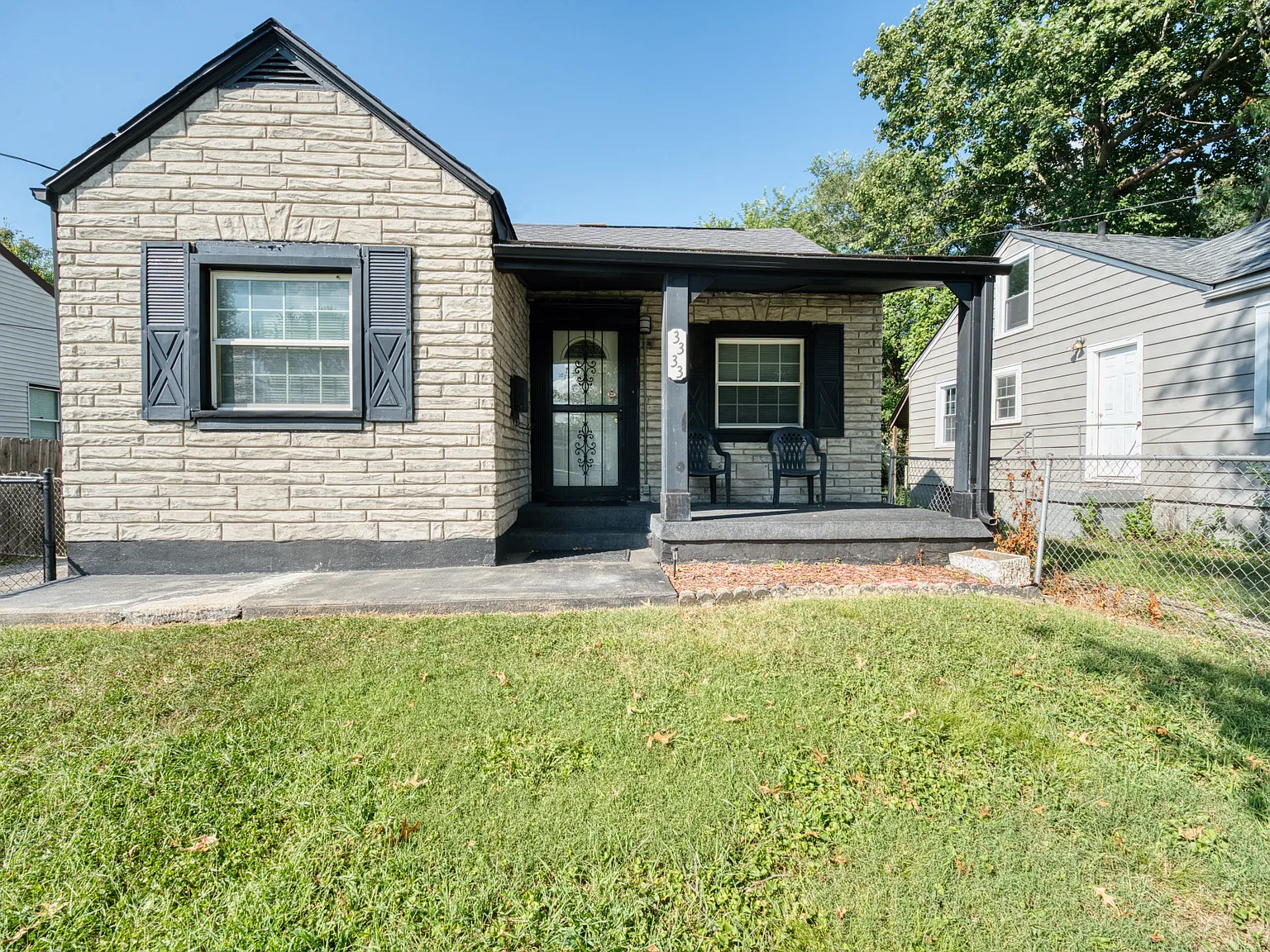 3 bed, 1.0 bath, $1,450 — Photo 2