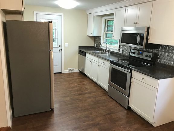 2nd image of 560 50 Brookside Ave W