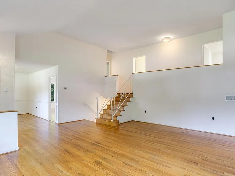 4516 Gretna St — Photo 5