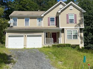 3111 Whitby Ct, Bushkill, PA 18324