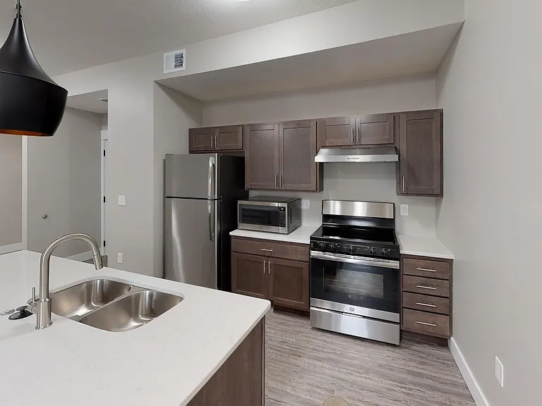 703 W Cedar St — Photo 18