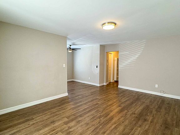 3rd image of 3859 46th St APT 1