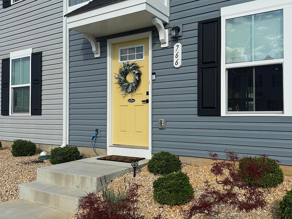1st image of 766 Carson Cir