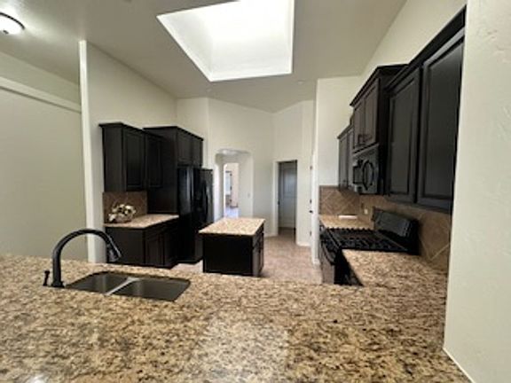 3rd image of 4715 Zeno Pl