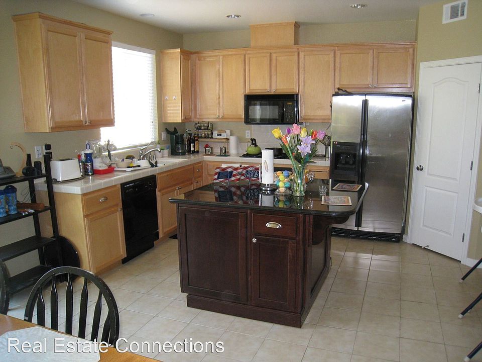2nd image of 1907 Bright Willow Cir