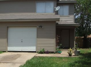 924/926 Chisholm Trl, Round Rock, TX 78681