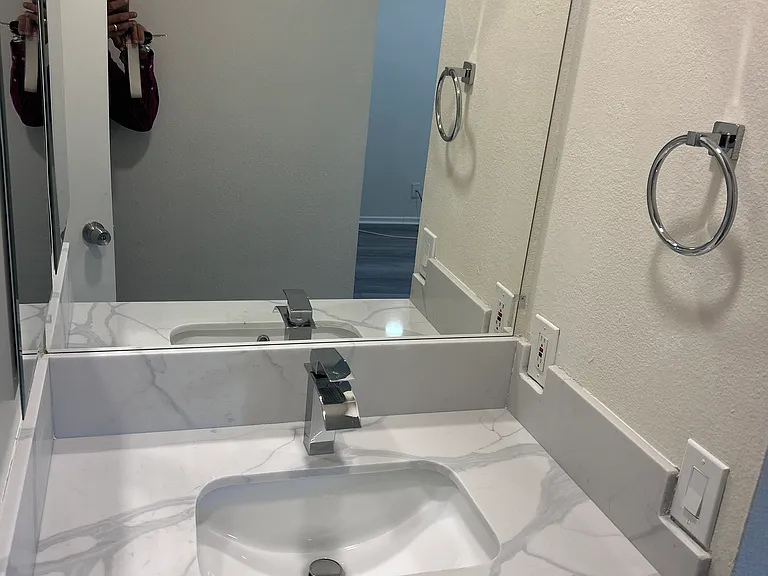4717 Ben Ave Apartments — Photo 18