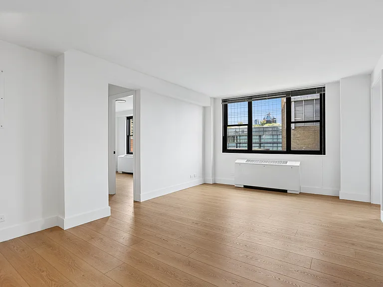 315 W 57th St #20A — Photo 10