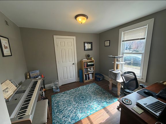 2nd image of 421 7th Ave NE #1