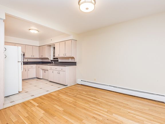 4th image of 31-41 37th St #3