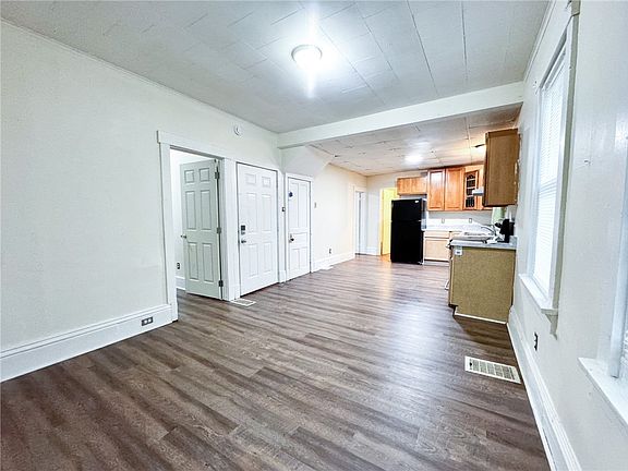 3rd image of 344 S Chestnut St #2