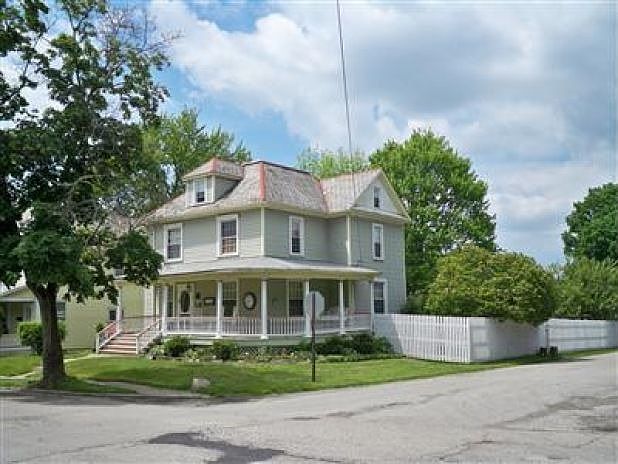 1st image of 136 Garfield Ave