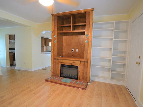 4th image of 864 Chesnut Hill St #5282