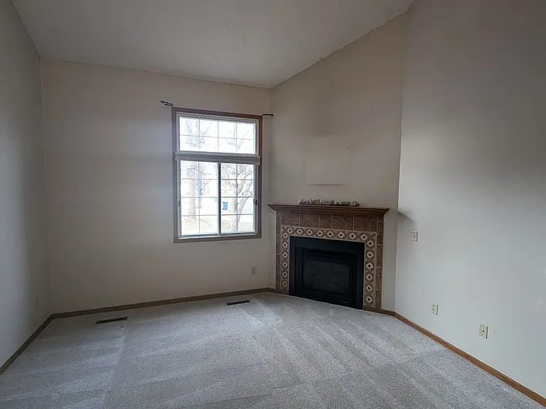 2583 Bedford Ct — Photo 1
