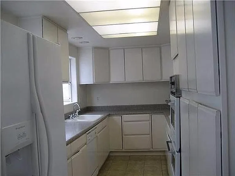 4634 Greene St — Photo 6