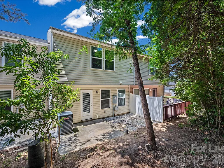 9612 Brackenview Ct — Photo 33