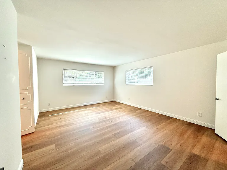5770 Soledad Mountain Rd — Photo 30