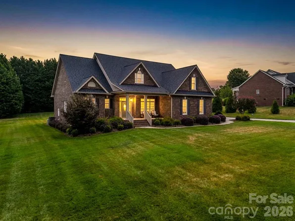 722 Cedar Hill Dr, Shelby, NC 28152