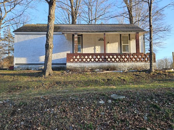 8 Freehold Mills Dr