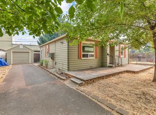667 S Holly St, Medford, OR 97501