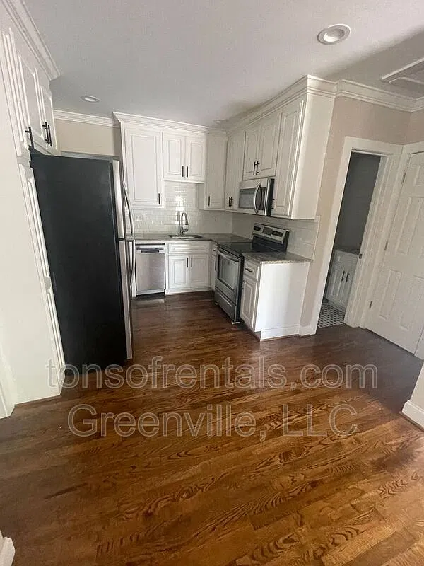 2 bed, 1.0 bath, $1,150 — Photo 3