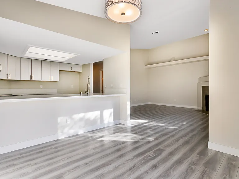 # Guardian Realty 6250 W Flamingo Rd Apt 55 Las Vegas Condo Rental kitchen with breakfast bar_02062020