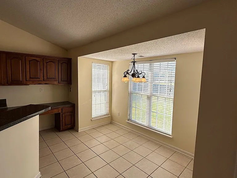 2525 Baird Dr — Photo 9