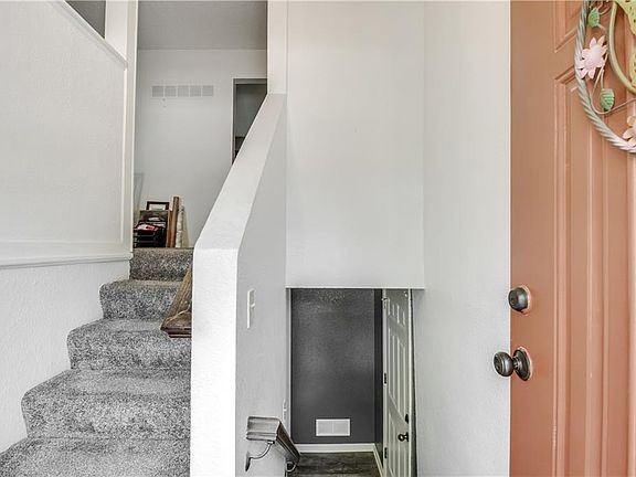 4th image of 206 Valley Dr
