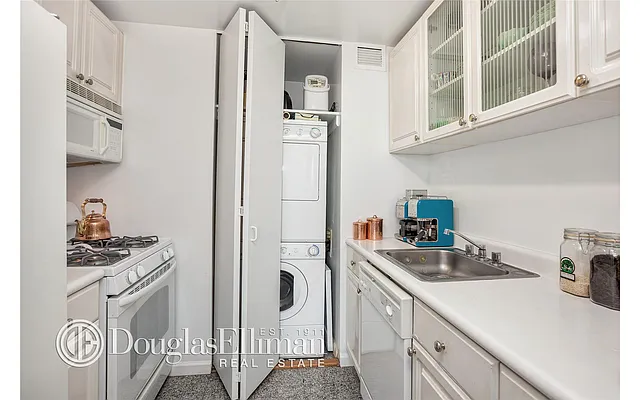 Rented by Douglas Elliman | media 4