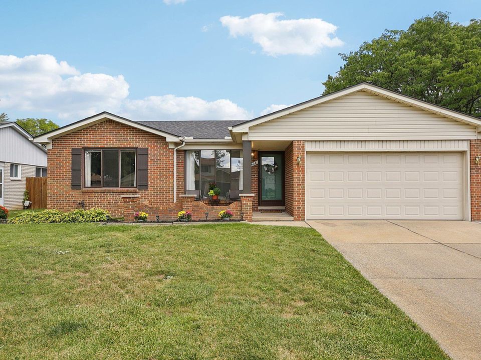 1st image of 40428 Santoni Dr