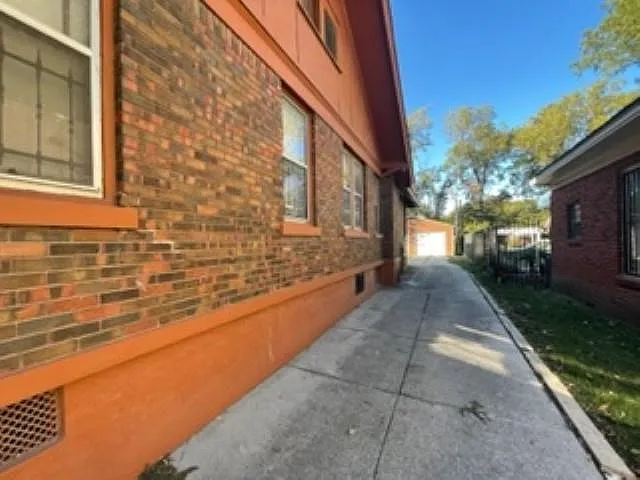 1676 S Parkway E — Photo 19