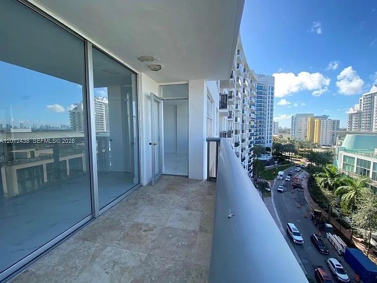 6039 Collins Ave #1033 — Photo 25
