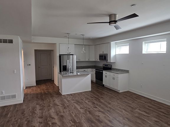 2nd image of 550 N Holbrook St #8c32d17c5