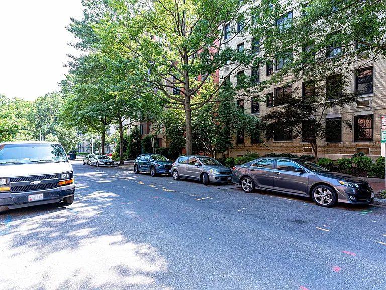 2501 K St NW #1B — Photo 49