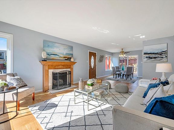 5th image of 902 Gibbs Way