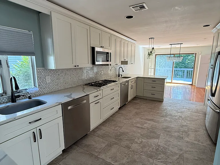 768 Dearborn St — Photo 1