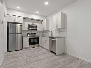3825 Chrustawka Pl SW #1A, Edmonton, AB T6W 4M9