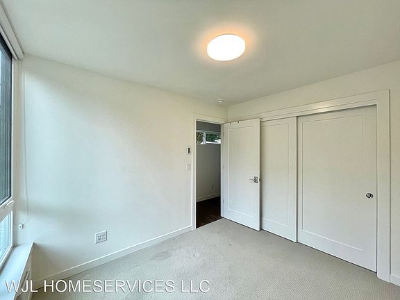 3rd image of 10839 11th Ave NE