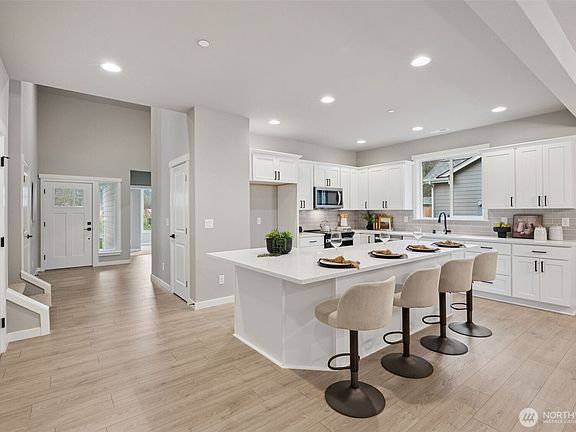 5th image of 19605 95th Avenue Ct E